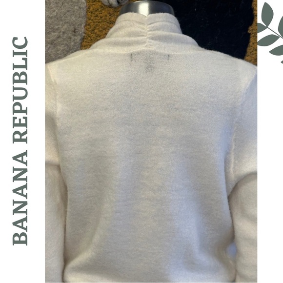 Banana Republic Aire Wrap Front Light Cream Sweater Wool Blend Size Extra Small - Picture 7 of 8